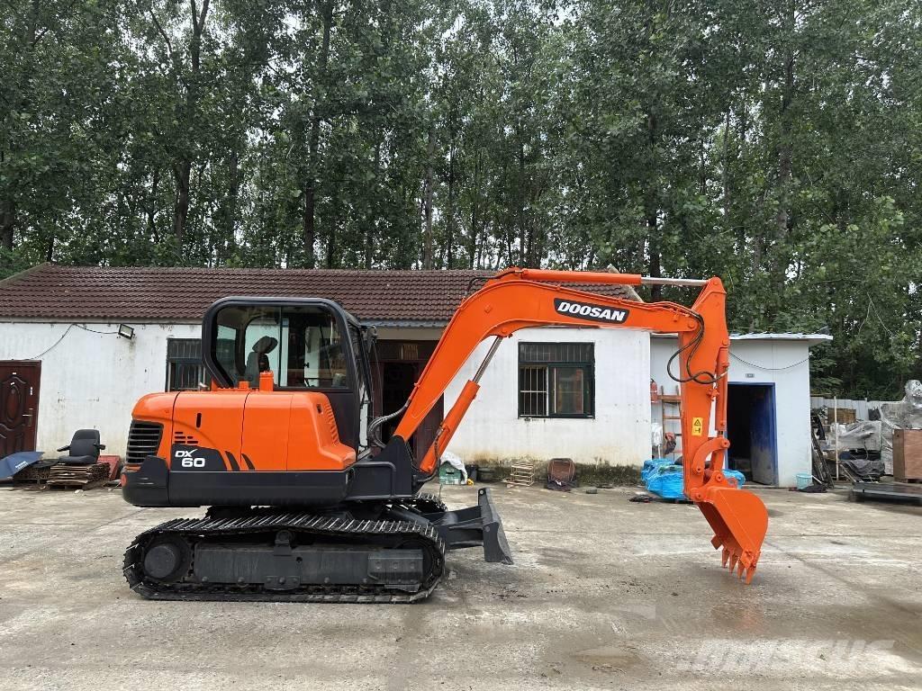 Doosan DX60 Pásová rýpadla