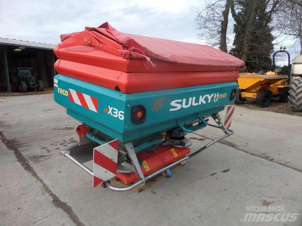 Reco SULKY X36 Rozmetadlo minerálních hnojiv