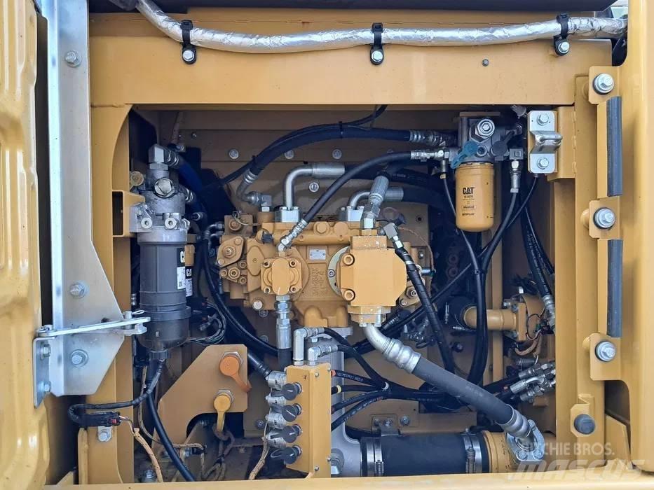 CAT 323 F L Pásová rýpadla