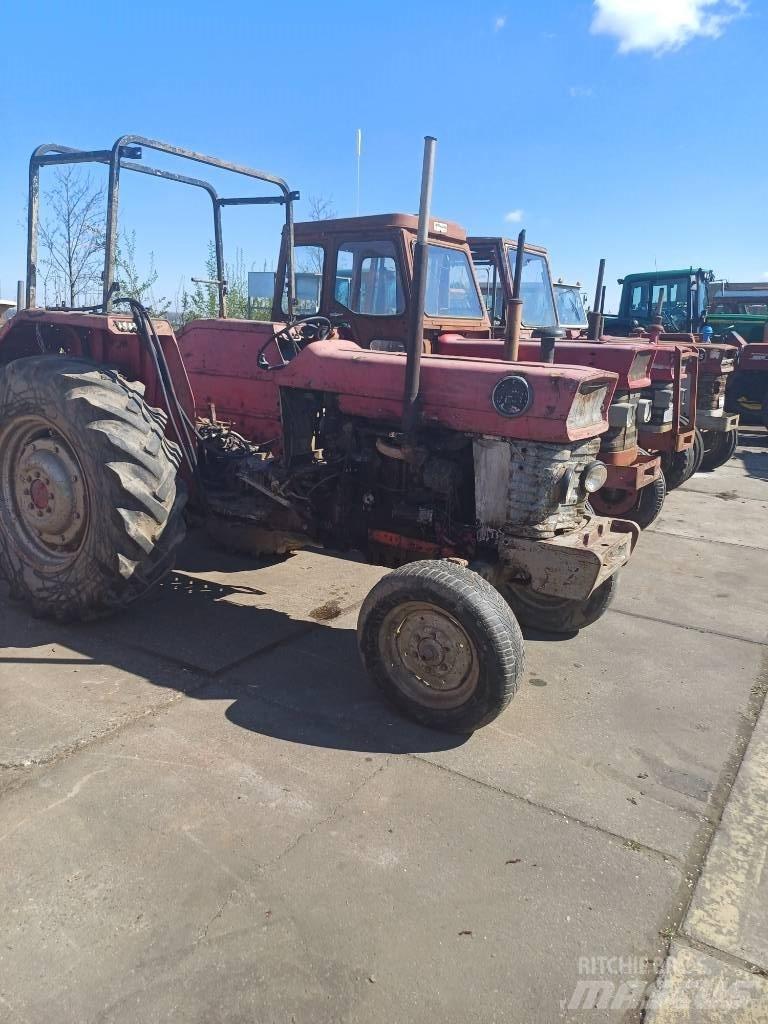 Massey Ferguson 168 Traktory