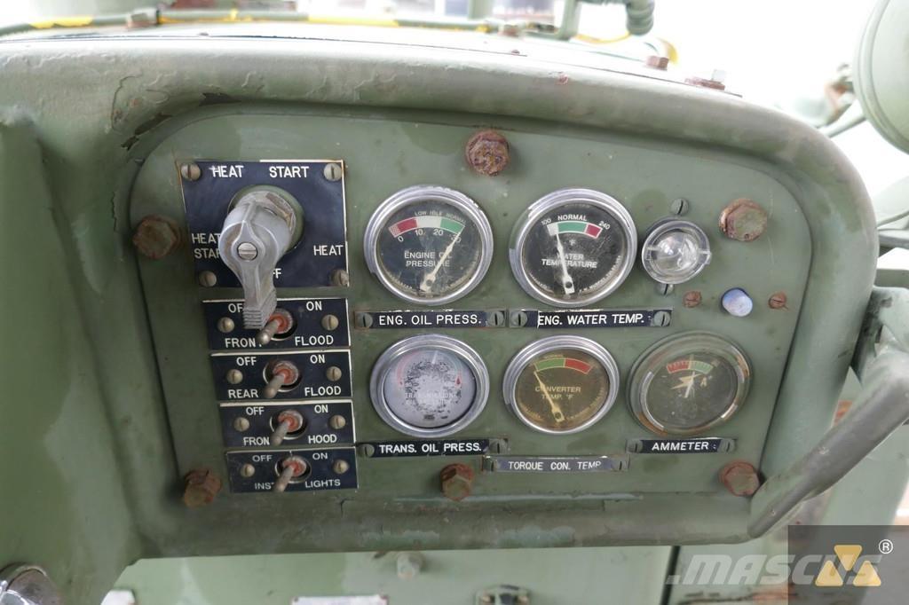 CAT D7F Ex-army Pásové dozery