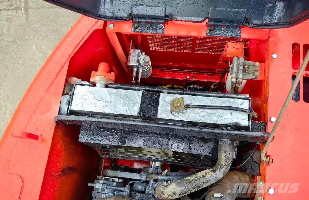 Doosan DX 140 Pásová rýpadla