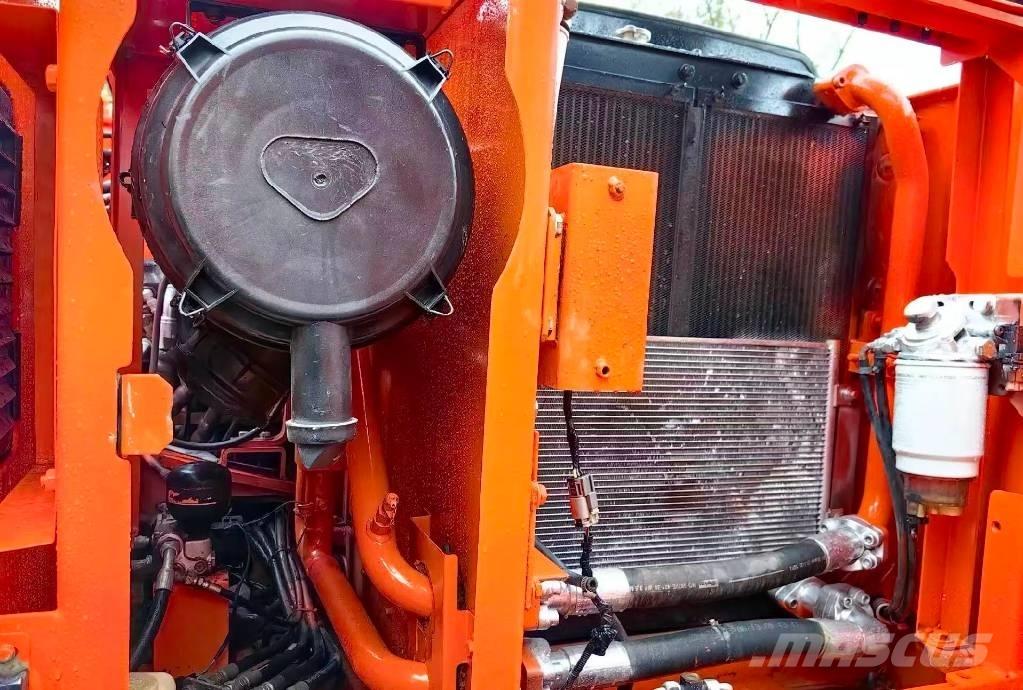 Doosan DX 140 Pásová rýpadla