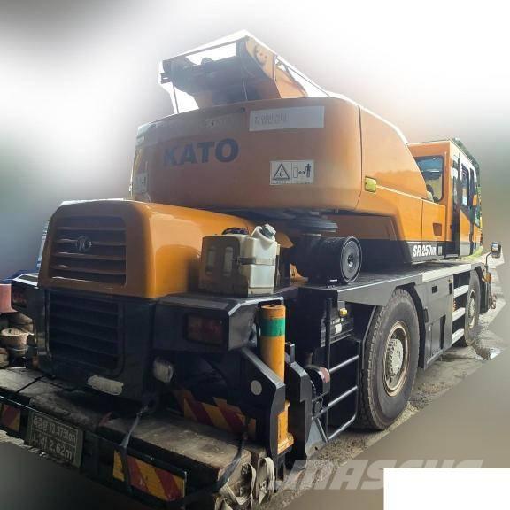 Kato KR 25 H V-3 Jeřáby pro těžký terén