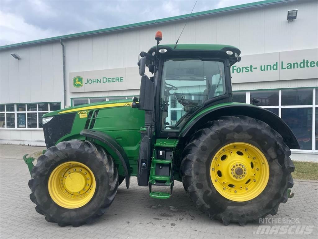 John Deere 7250R Traktory