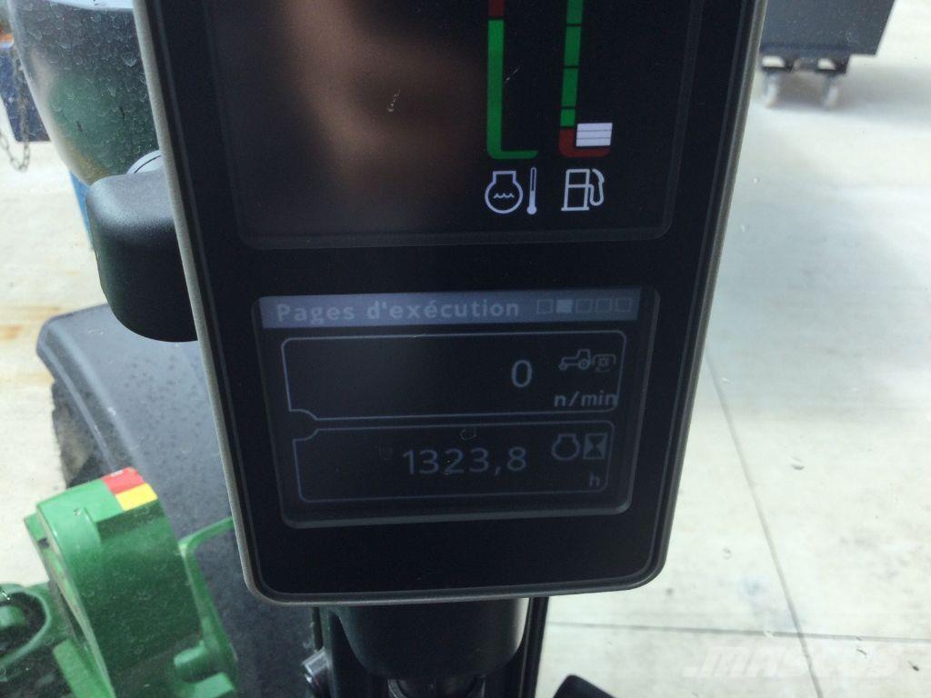 John Deere 5115R Traktory