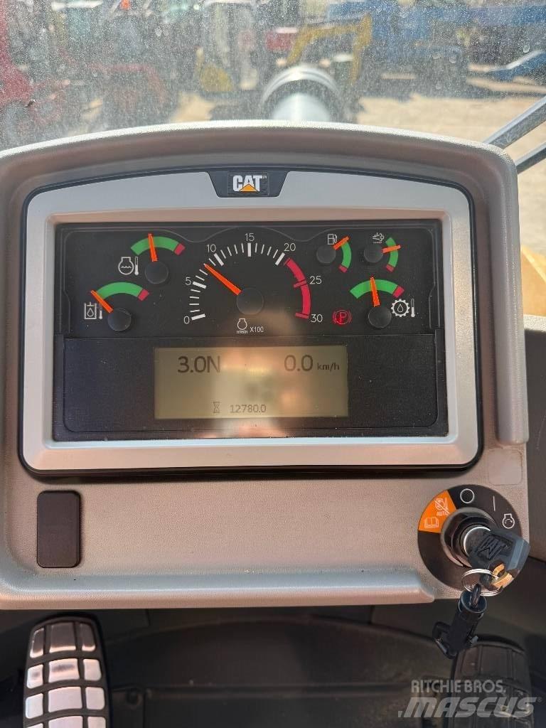 CAT 972 M Kolové nakladače