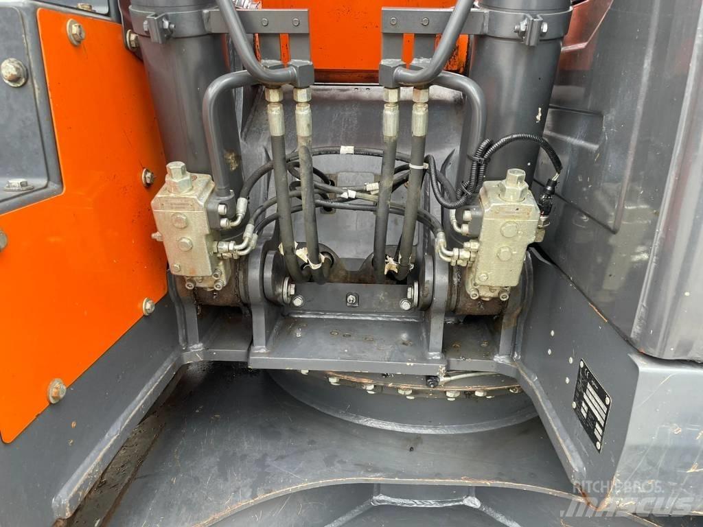 Doosan DX 140 LCR Pásová rýpadla