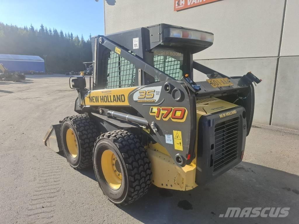 New Holland L 170 Smykem řízené nakladače