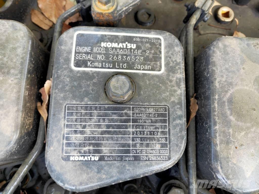Komatsu PC300-7 Pásová rýpadla