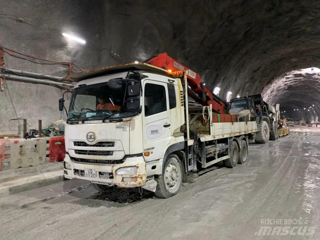 Nissan CWB5ELPHNQ Skříňová nástavba