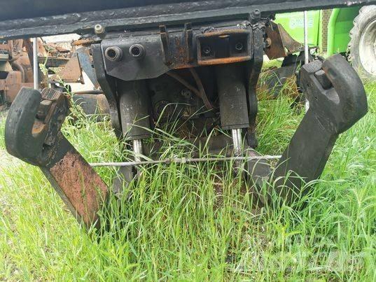 Valtra T 151 WOM Výložníky a lžíce