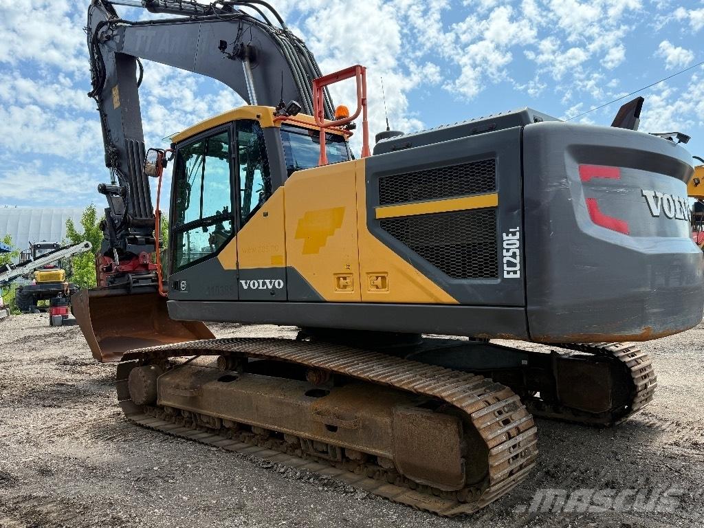 Volvo EC 250 E Pásová rýpadla