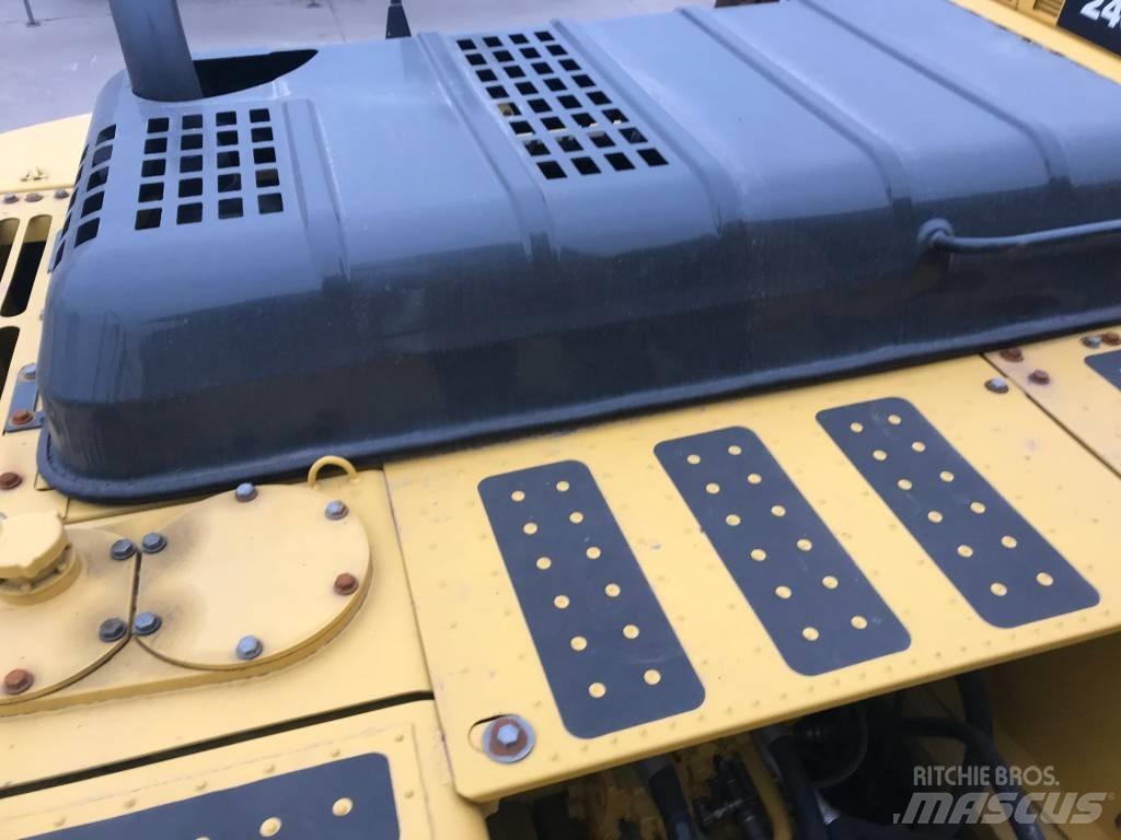 Komatsu PC 220-8 Pásová rýpadla