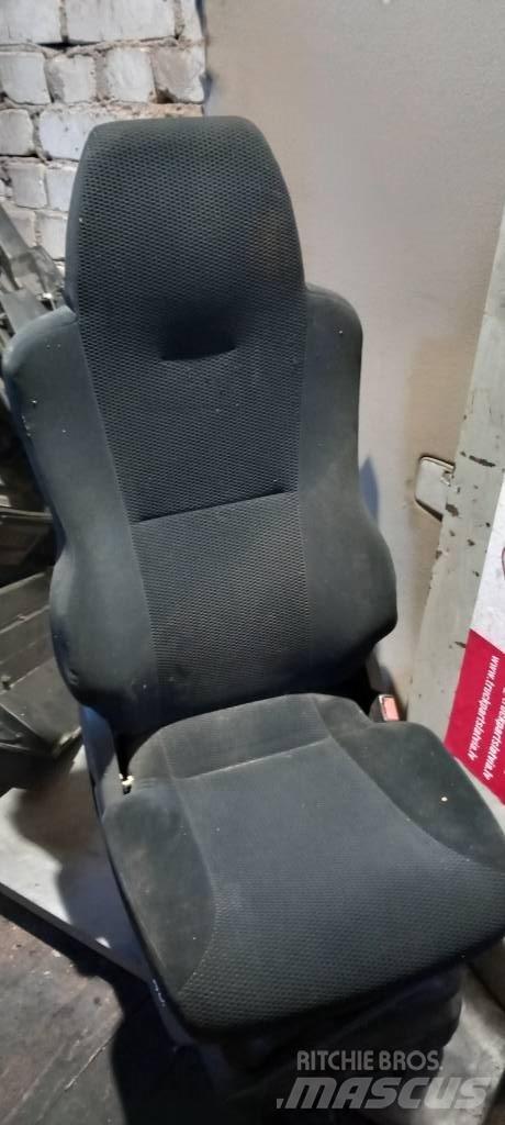 MAN TGX.    81623076414 Kabiny a interiér