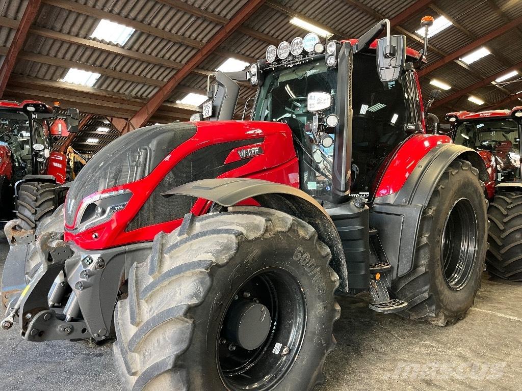Valtra T235 Traktory