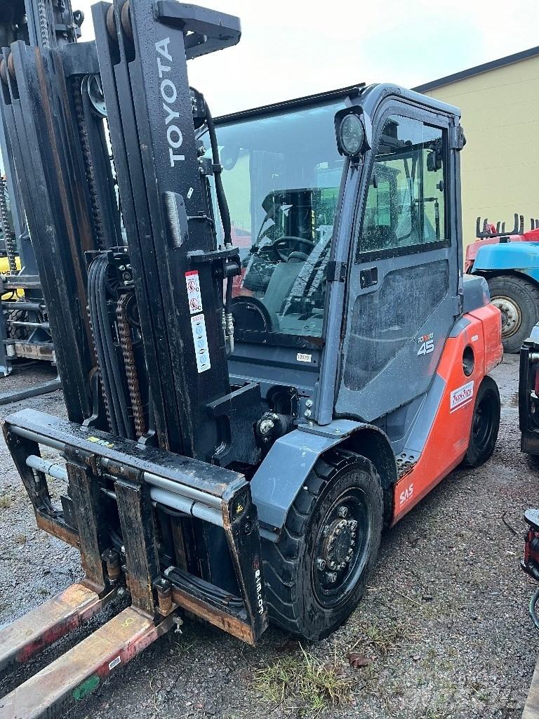 Toyota 40-8FD40N Dieselové vozíky