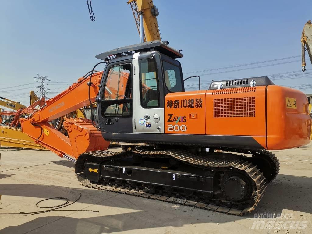 Hitachi ZX 200 Pásová rýpadla