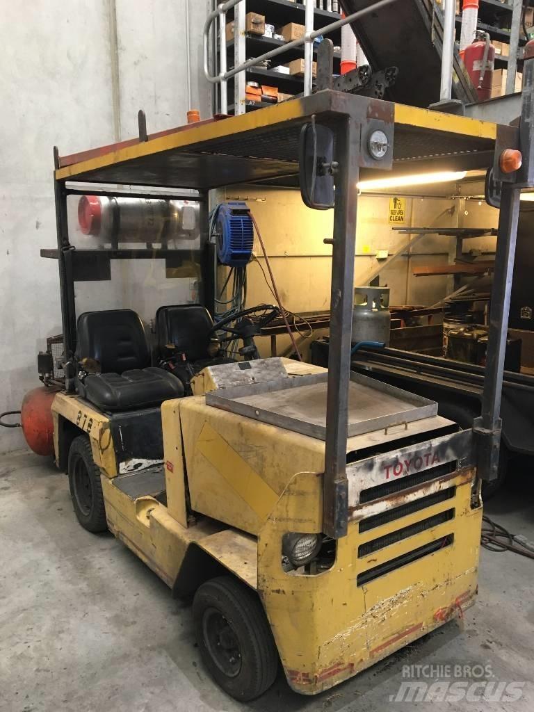 Toyota 2TG10 Vlečné vozíky