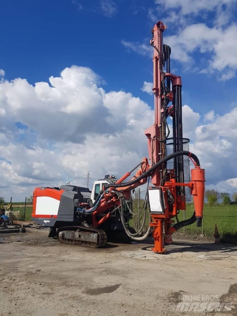 Sandvik DI 550 Povrchové vrtací stroje