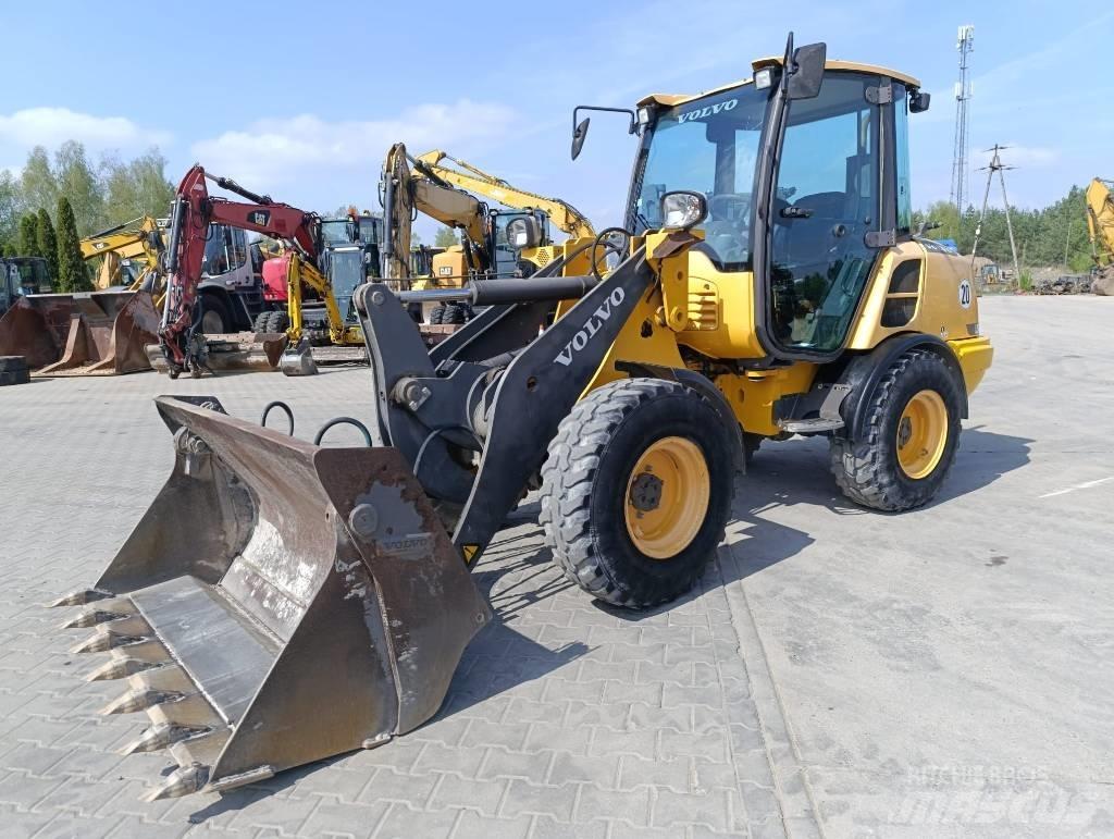 Volvo L 25 F Kolové nakladače