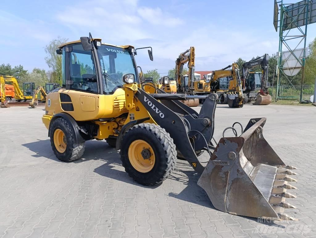 Volvo L 25 F Kolové nakladače