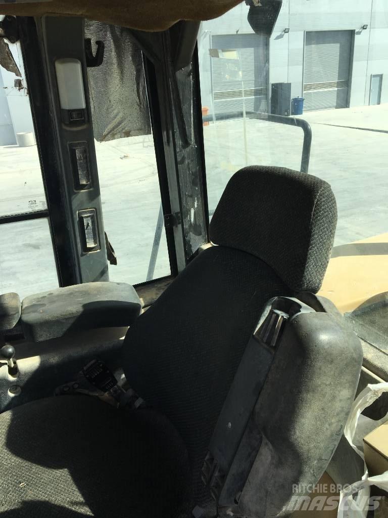 CAT 950H Kolové nakladače