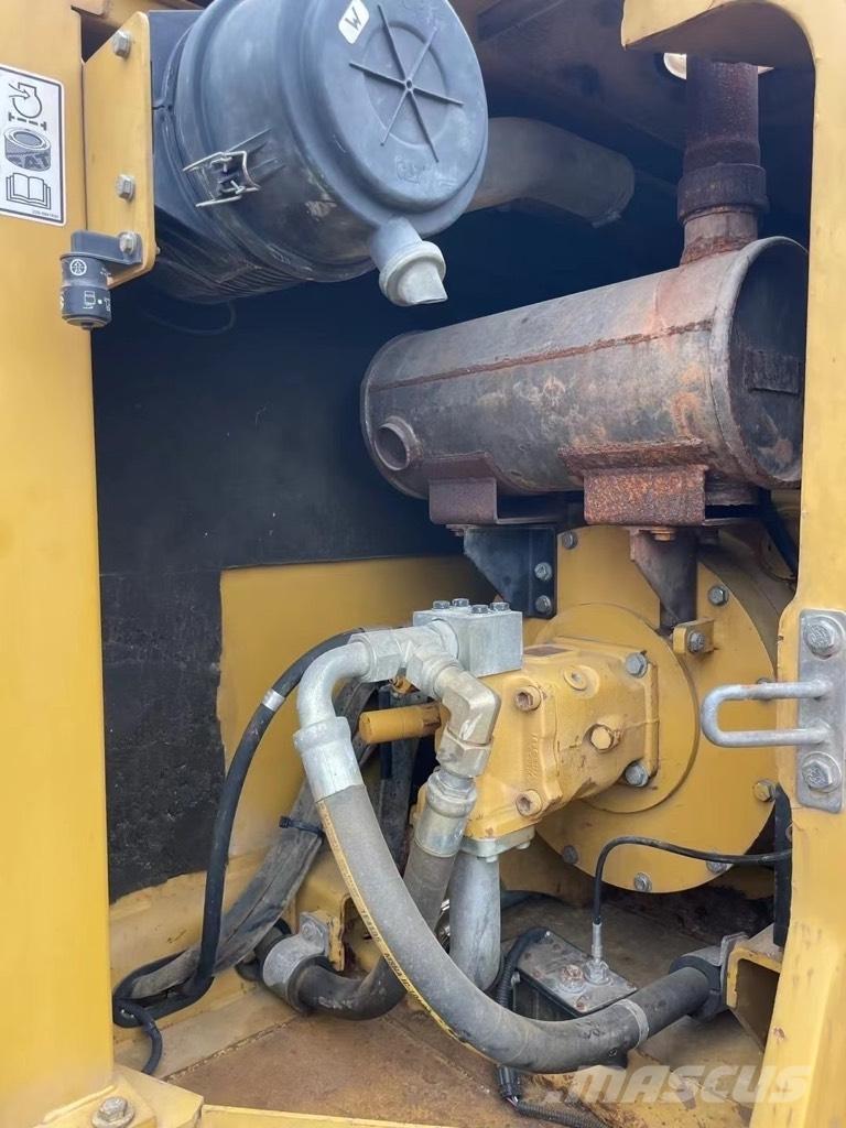 CAT 307 D Pásová rýpadla