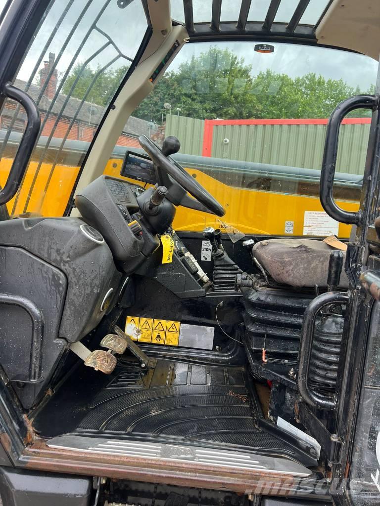 JCB 535-125 Hiviz Teleskopické manipulátory