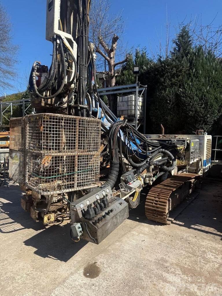 Soilmec SM 401 Kotevní vrtací soupravy