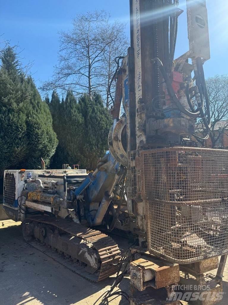 Soilmec SM 401 Kotevní vrtací soupravy