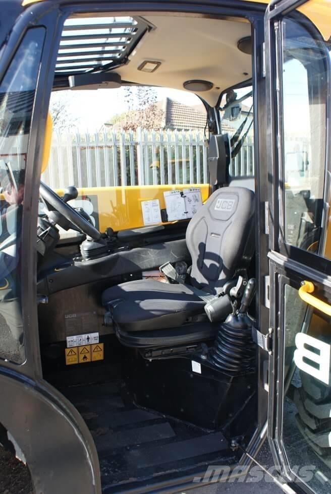 JCB 514-40 Teleskopické manipulátory