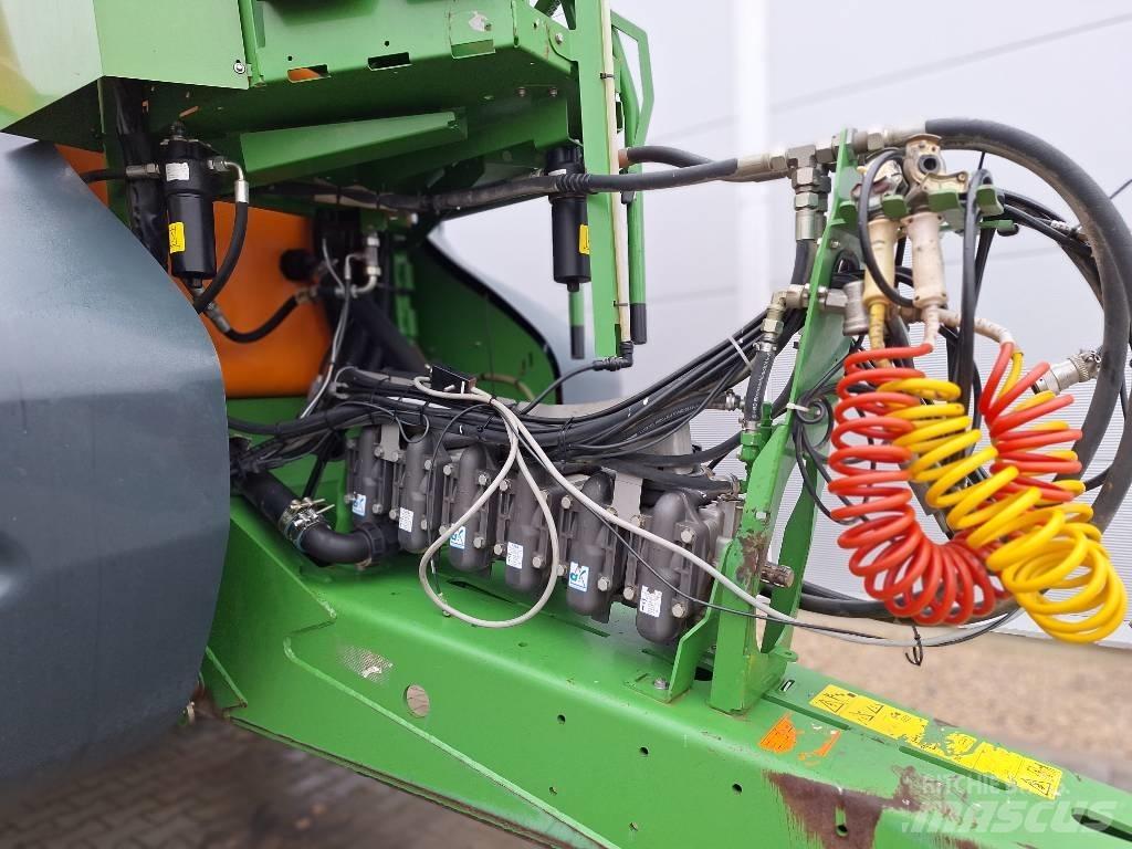 Amazone UX 11200 Tažené postřikovače