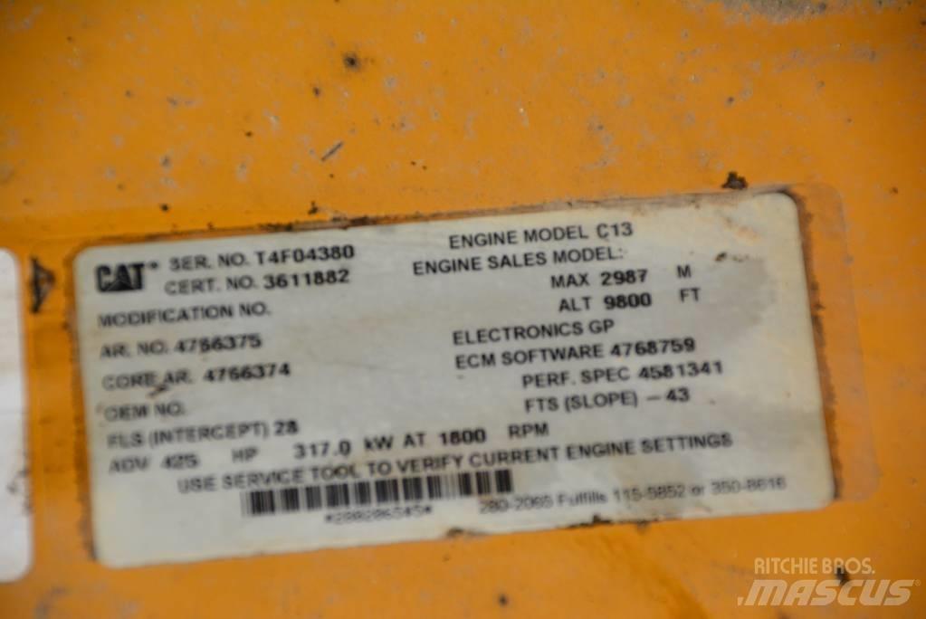 CAT 352 F L Pásová rýpadla