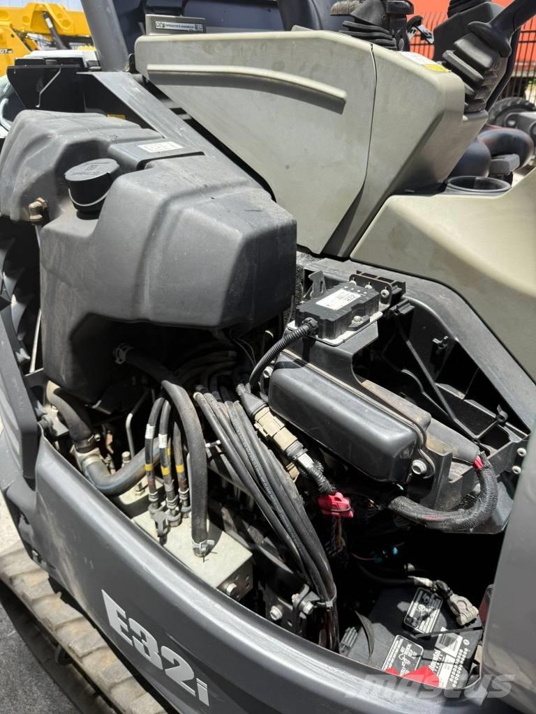 Bobcat E 32i Mini rýpadla < 7t
