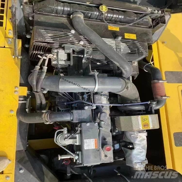 Komatsu 350 Pásová rýpadla