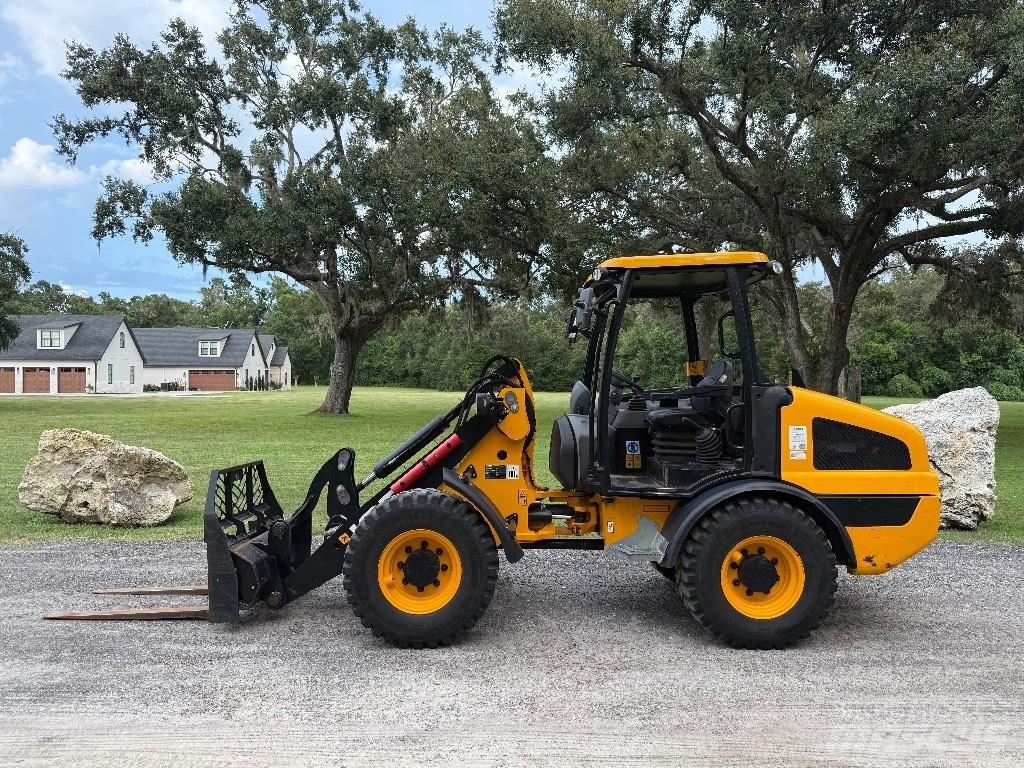 JCB 407 Kolové nakladače
