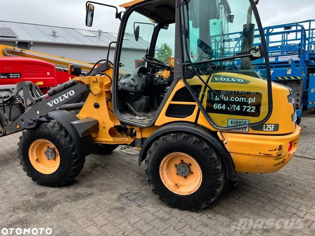 Volvo L 25 F Kolové nakladače