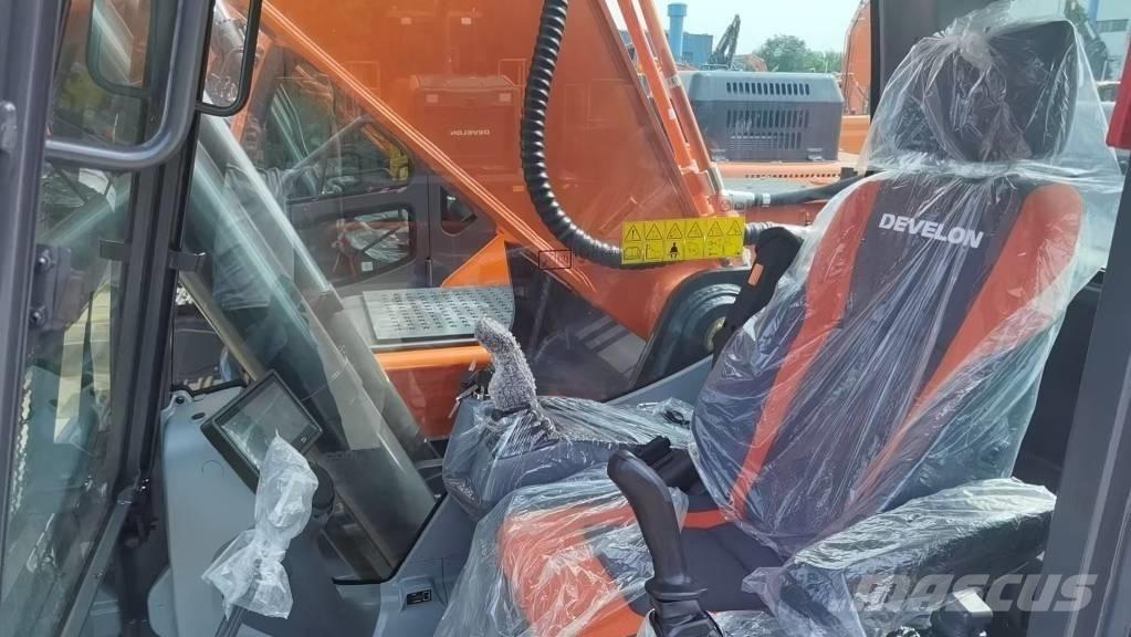 Develon DX 360LCA-7B Pásová rýpadla
