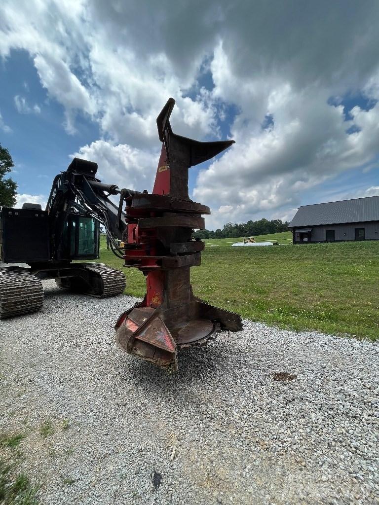 CAT 521 Kácecí harvestory