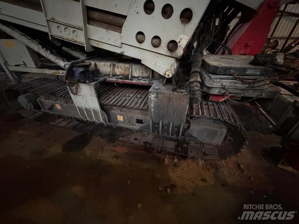 Comacchio MC 900 P Vodní vrtné soupravy