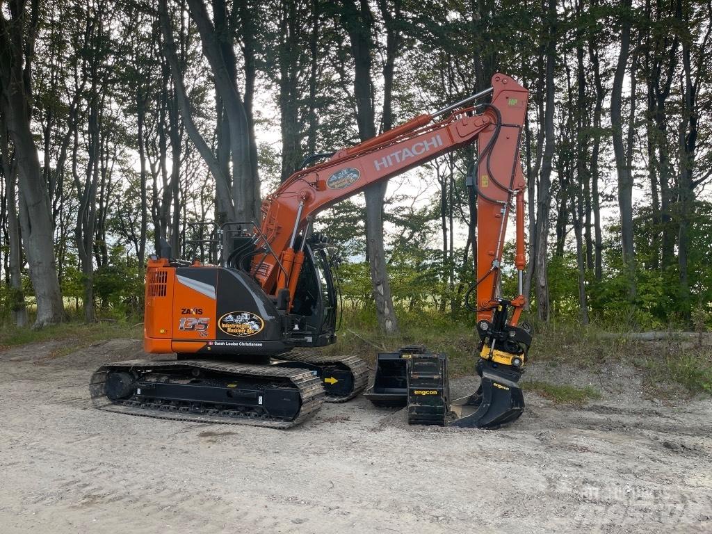 Hitachi ZX 135 US-7 Pásová rýpadla