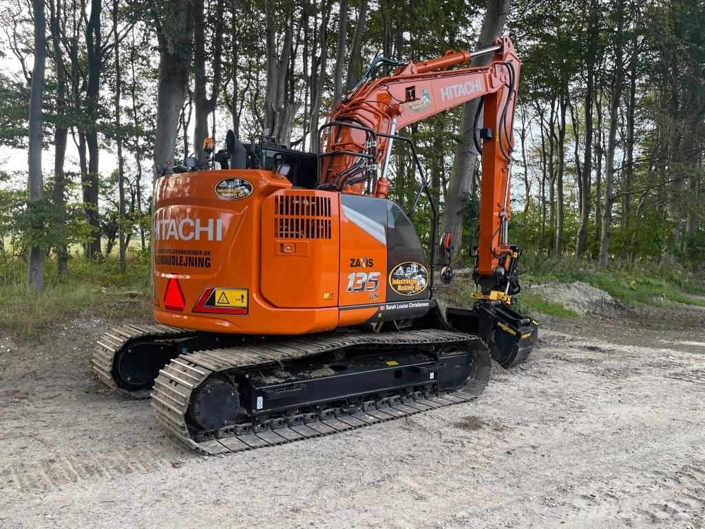 Hitachi ZX 135 US-7 Pásová rýpadla