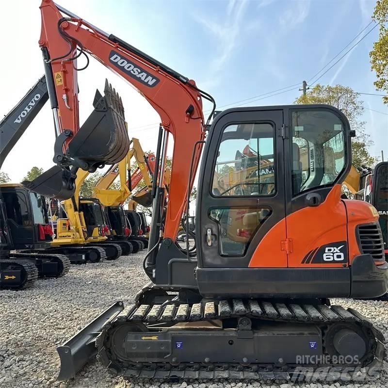 Doosan DX 60 Pásová rýpadla