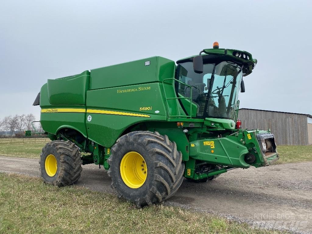 John Deere S 690 i Sklízecí mlátičky