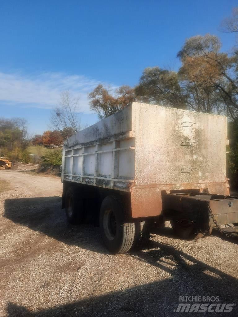 Smith Pup Trailer Sklápěcí přívěsy
