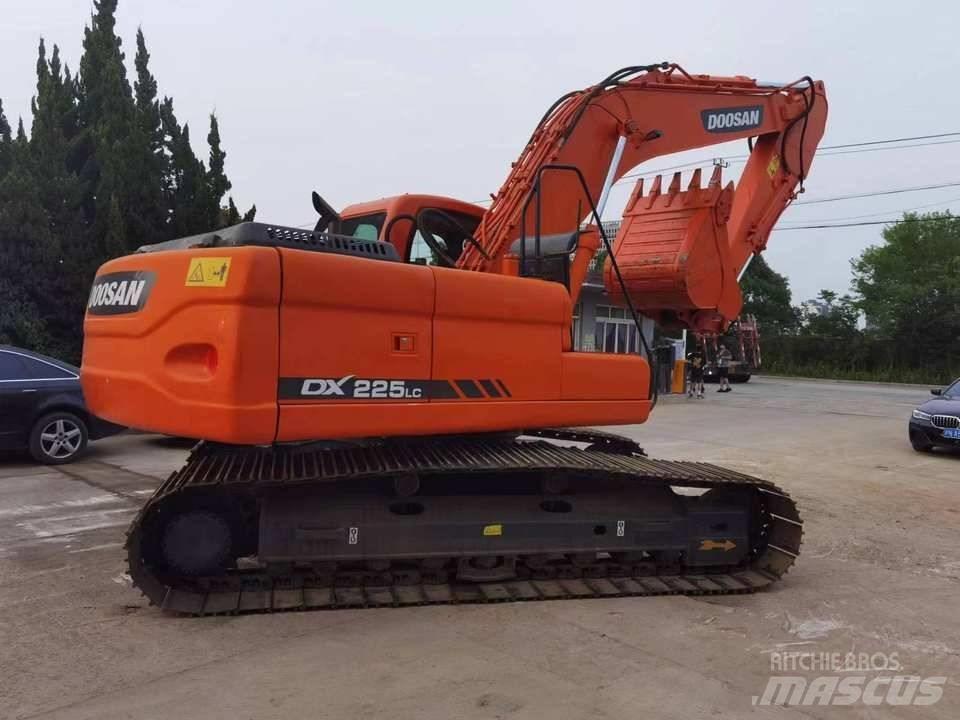Doosan dx225 Pásová rýpadla