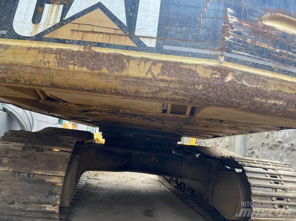 CAT 330 B L Pásová rýpadla