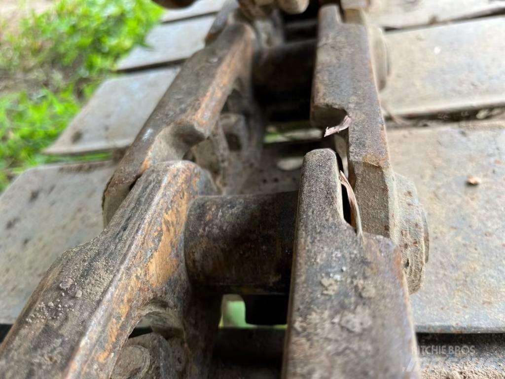 Komatsu PC70-8加长臂 Pásová rýpadla