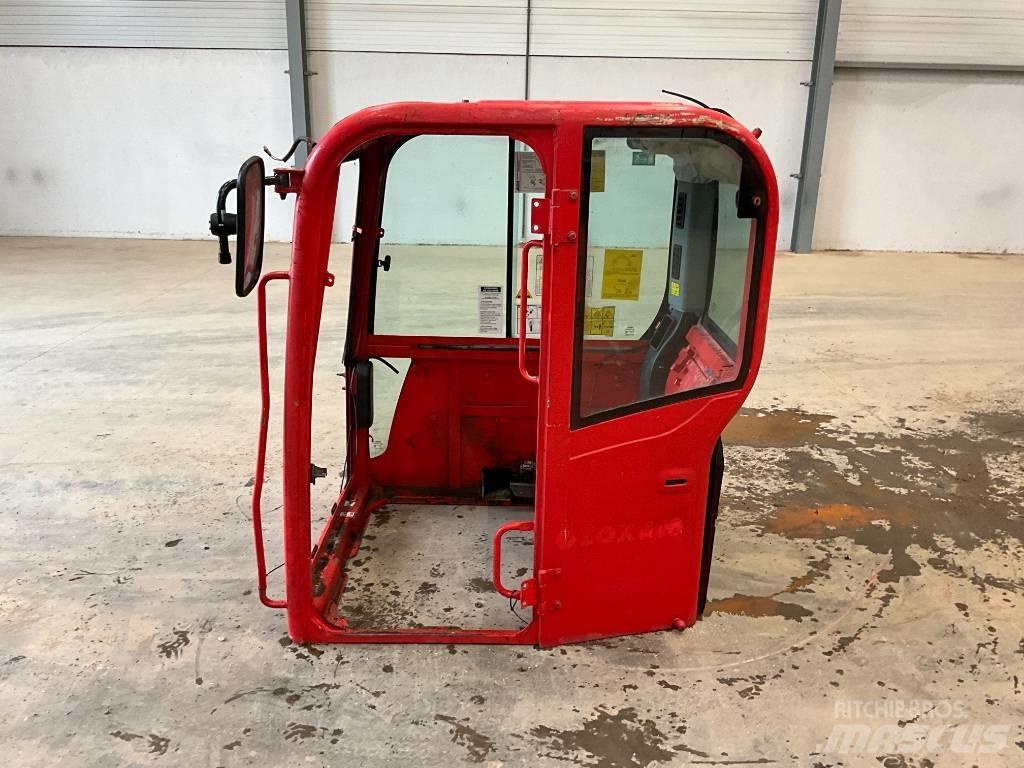 Bobcat E 80 Kabiny a interiér